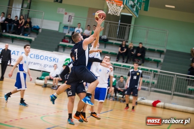 Zdjęcie w galerii na portalu naszraciborz.pl: Koszykarskie zmagania w Arenie Rafako - KASPROWICZ MISTRZEM! wiadomości z regionu