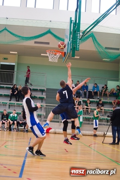 Zdjęcie w galerii na portalu naszraciborz.pl: Koszykarskie zmagania w Arenie Rafako - KASPROWICZ MISTRZEM! wiadomości z regionu