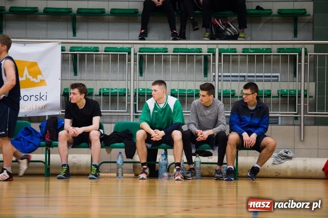 Zdjęcie w galerii na portalu naszraciborz.pl: Koszykarskie zmagania w Arenie Rafako - KASPROWICZ MISTRZEM! wiadomości z regionu