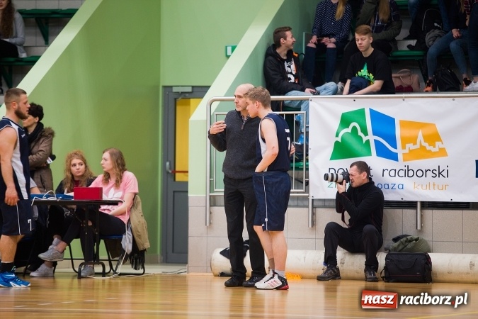 Zdjęcie w galerii na portalu naszraciborz.pl: Koszykarskie zmagania w Arenie Rafako - KASPROWICZ MISTRZEM! wiadomości z regionu