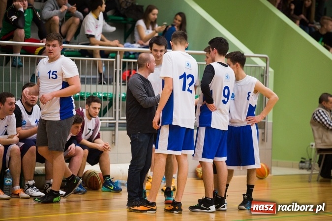 Zdjęcie w galerii na portalu naszraciborz.pl: Koszykarskie zmagania w Arenie Rafako - KASPROWICZ MISTRZEM! wiadomości z regionu