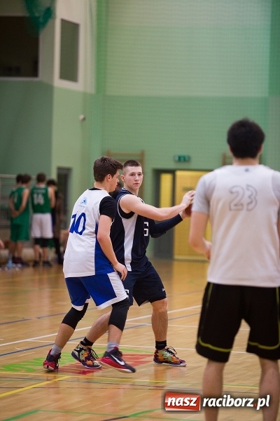 Zdjęcie w galerii na portalu naszraciborz.pl: Koszykarskie zmagania w Arenie Rafako - KASPROWICZ MISTRZEM! wiadomości z regionu