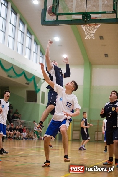 Zdjęcie w galerii na portalu naszraciborz.pl: Koszykarskie zmagania w Arenie Rafako - KASPROWICZ MISTRZEM! wiadomości z regionu
