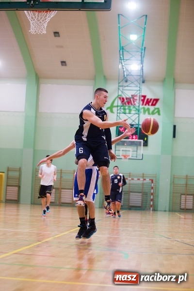 Zdjęcie w galerii na portalu naszraciborz.pl: Koszykarskie zmagania w Arenie Rafako - KASPROWICZ MISTRZEM! wiadomości z regionu