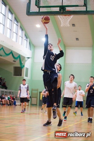 Zdjęcie w galerii na portalu naszraciborz.pl: Koszykarskie zmagania w Arenie Rafako - KASPROWICZ MISTRZEM! wiadomości z regionu