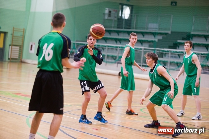 Zdjęcie w galerii na portalu naszraciborz.pl: Koszykarskie zmagania w Arenie Rafako - KASPROWICZ MISTRZEM! wiadomości z regionu