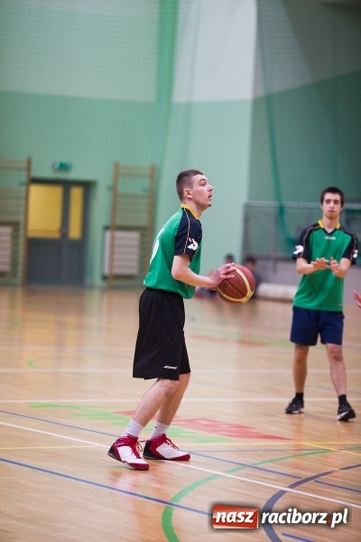 Zdjęcie w galerii na portalu naszraciborz.pl: Koszykarskie zmagania w Arenie Rafako - KASPROWICZ MISTRZEM! wiadomości z regionu