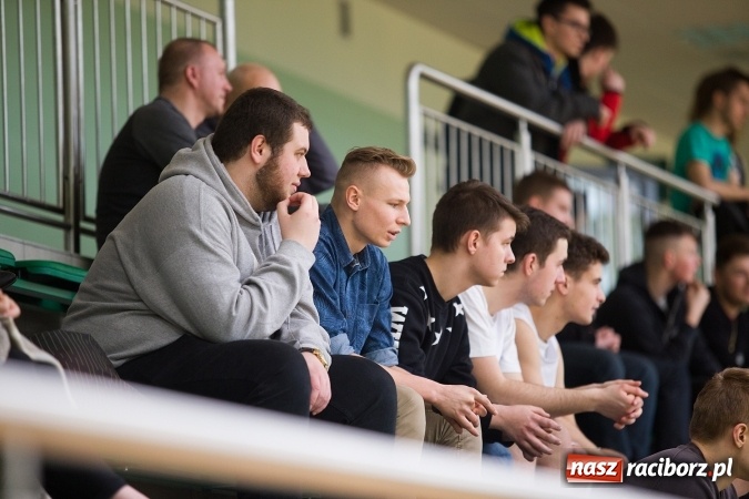 Zdjęcie w galerii na portalu naszraciborz.pl: Koszykarskie zmagania w Arenie Rafako - KASPROWICZ MISTRZEM! wiadomości z regionu