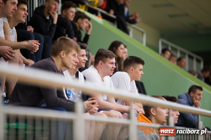 Zdjęcie w galerii na portalu naszraciborz.pl: Koszykarskie zmagania w Arenie Rafako - KASPROWICZ MISTRZEM! wiadomości z regionu