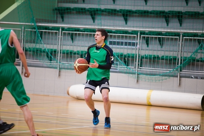 Zdjęcie w galerii na portalu naszraciborz.pl: Koszykarskie zmagania w Arenie Rafako - KASPROWICZ MISTRZEM! wiadomości z regionu