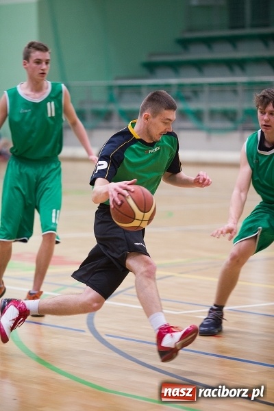 Zdjęcie w galerii na portalu naszraciborz.pl: Koszykarskie zmagania w Arenie Rafako - KASPROWICZ MISTRZEM! wiadomości z regionu