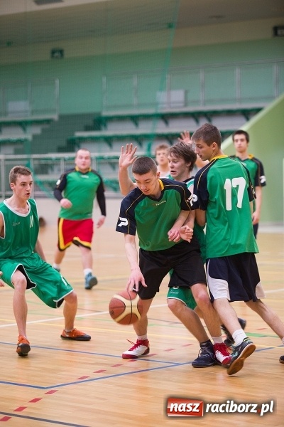 Zdjęcie w galerii na portalu naszraciborz.pl: Koszykarskie zmagania w Arenie Rafako - KASPROWICZ MISTRZEM! wiadomości z regionu