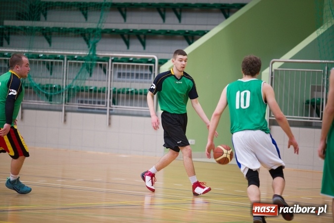 Zdjęcie w galerii na portalu naszraciborz.pl: Koszykarskie zmagania w Arenie Rafako - KASPROWICZ MISTRZEM! wiadomości z regionu