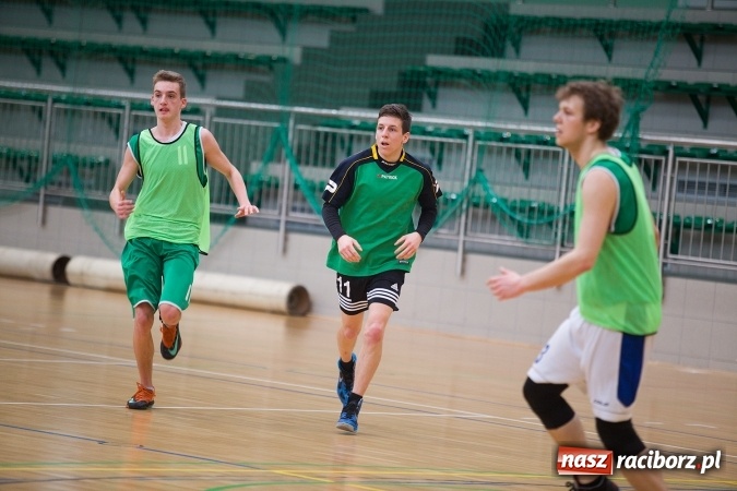 Zdjęcie w galerii na portalu naszraciborz.pl: Koszykarskie zmagania w Arenie Rafako - KASPROWICZ MISTRZEM! wiadomości z regionu