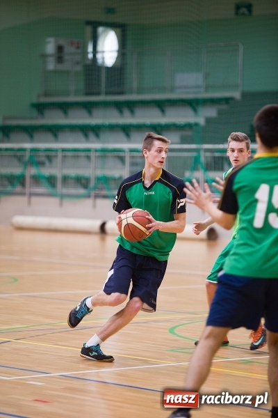 Zdjęcie w galerii na portalu naszraciborz.pl: Koszykarskie zmagania w Arenie Rafako - KASPROWICZ MISTRZEM! wiadomości z regionu