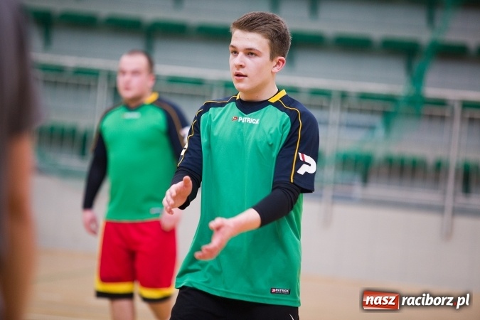 Zdjęcie w galerii na portalu naszraciborz.pl: Koszykarskie zmagania w Arenie Rafako - KASPROWICZ MISTRZEM! wiadomości z regionu