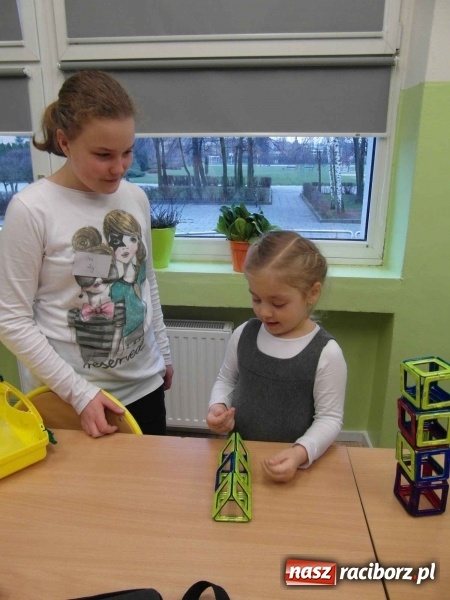 Zdjęcie w galerii na portalu naszraciborz.pl: Bezpłatna oferta dla sześciolatków w Szkole Podstawowej nr 1  wiadomości z regionu