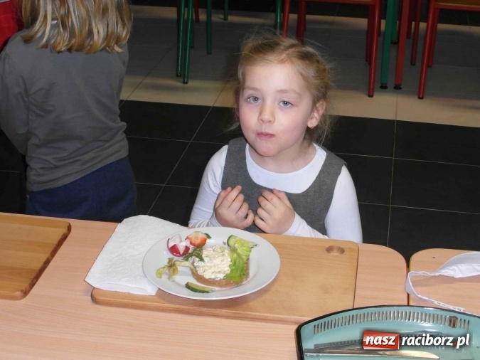 Zdjęcie w galerii na portalu naszraciborz.pl: Bezpłatna oferta dla sześciolatków w Szkole Podstawowej nr 1  wiadomości z regionu