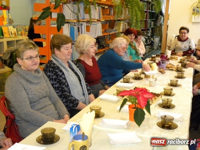 Zdjęcie w galerii na portalu naszraciborz.pl: Święto Kobiet z Książką wiadomości z regionu