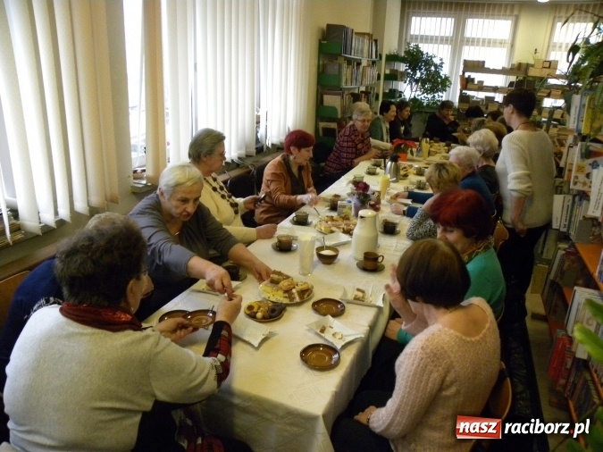 Zdjęcie w galerii na portalu naszraciborz.pl: Święto Kobiet z Książką wiadomości z regionu