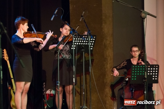 Zdjęcie w galerii na portalu naszraciborz.pl: Wspaniały koncert charytatywny dla Wiktorii i Jurka wiadomości z regionu