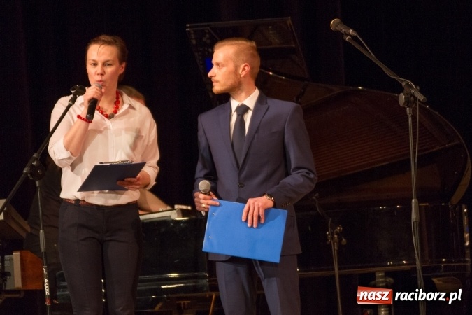 Zdjęcie w galerii na portalu naszraciborz.pl: Wspaniały koncert charytatywny dla Wiktorii i Jurka wiadomości z regionu