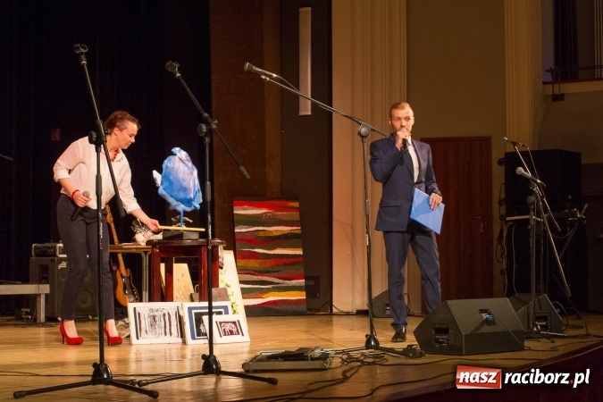 Zdjęcie w galerii na portalu naszraciborz.pl: Wspaniały koncert charytatywny dla Wiktorii i Jurka wiadomości z regionu