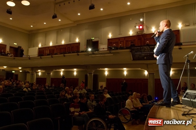 Zdjęcie w galerii na portalu naszraciborz.pl: Wspaniały koncert charytatywny dla Wiktorii i Jurka wiadomości z regionu