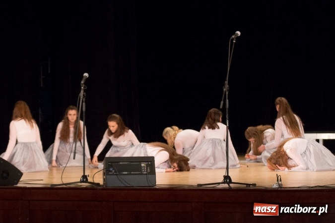 Zdjęcie w galerii na portalu naszraciborz.pl: Wspaniały koncert charytatywny dla Wiktorii i Jurka wiadomości z regionu