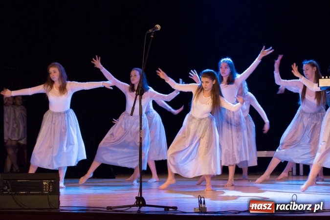 Zdjęcie w galerii na portalu naszraciborz.pl: Wspaniały koncert charytatywny dla Wiktorii i Jurka wiadomości z regionu