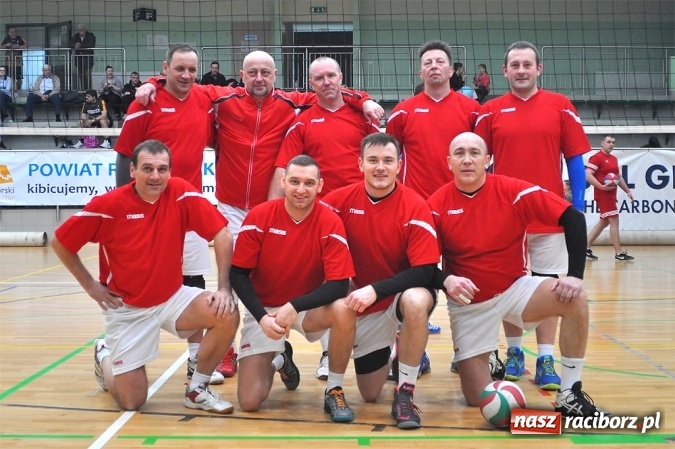 Zdjęcie w galerii na portalu naszraciborz.pl: Trwa VI Turniej Siatkarski Zakładów Pracy i Służb Mundurowych wiadomości z regionu