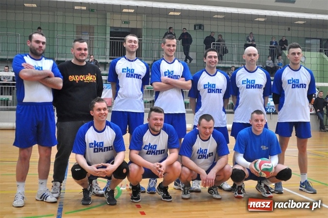 Zdjęcie w galerii na portalu naszraciborz.pl: Trwa VI Turniej Siatkarski Zakładów Pracy i Służb Mundurowych wiadomości z regionu