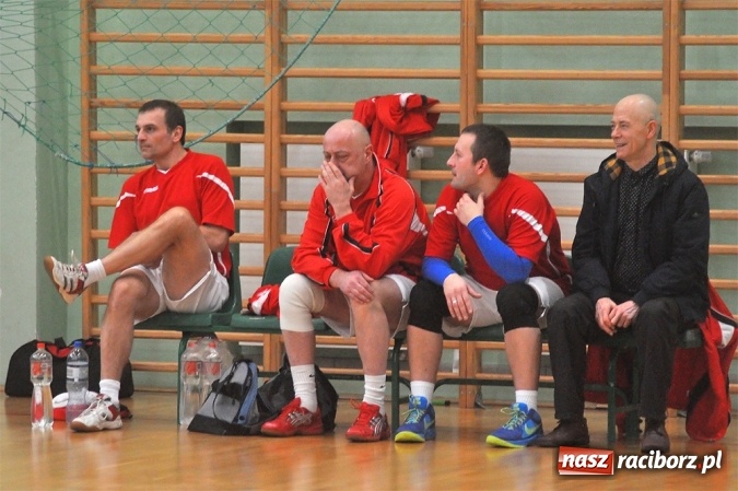 Zdjęcie w galerii na portalu naszraciborz.pl: Trwa VI Turniej Siatkarski Zakładów Pracy i Służb Mundurowych wiadomości z regionu