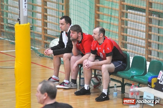 Zdjęcie w galerii na portalu naszraciborz.pl: Trwa VI Turniej Siatkarski Zakładów Pracy i Służb Mundurowych wiadomości z regionu