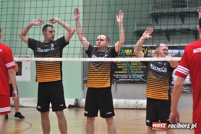 Zdjęcie w galerii na portalu naszraciborz.pl: Trwa VI Turniej Siatkarski Zakładów Pracy i Służb Mundurowych wiadomości z regionu