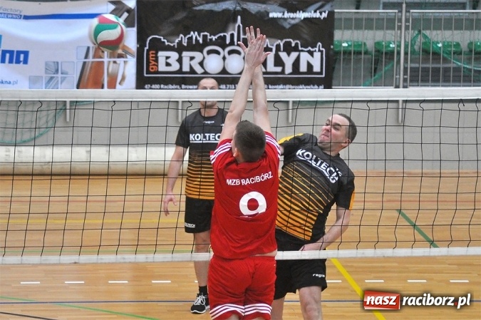 Zdjęcie w galerii na portalu naszraciborz.pl: Trwa VI Turniej Siatkarski Zakładów Pracy i Służb Mundurowych wiadomości z regionu