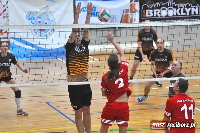 Zdjęcie w galerii na portalu naszraciborz.pl: Trwa VI Turniej Siatkarski Zakładów Pracy i Służb Mundurowych wiadomości z regionu