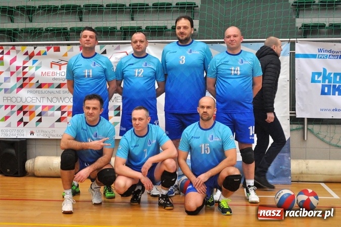 Zdjęcie w galerii na portalu naszraciborz.pl: Trwa VI Turniej Siatkarski Zakładów Pracy i Służb Mundurowych wiadomości z regionu