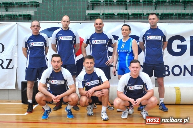 Zdjęcie w galerii na portalu naszraciborz.pl: Trwa VI Turniej Siatkarski Zakładów Pracy i Służb Mundurowych wiadomości z regionu