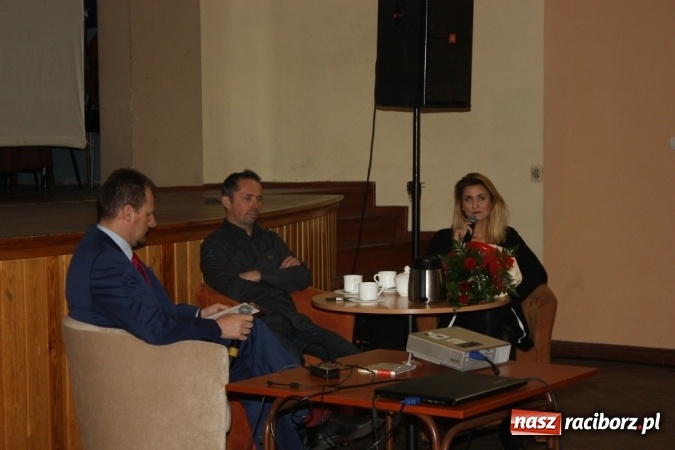 Zdjęcie w galerii na portalu naszraciborz.pl: Autonomiści w krzanowickim MOK-u - spotkanie z reżyserką wiadomości z regionu