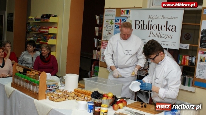 Zdjęcie w galerii na portalu naszraciborz.pl: Maszkecić i warzyć, czyli Remigiusz Rączka o śląskiej kuchni w bibliotece  wiadomości z regionu