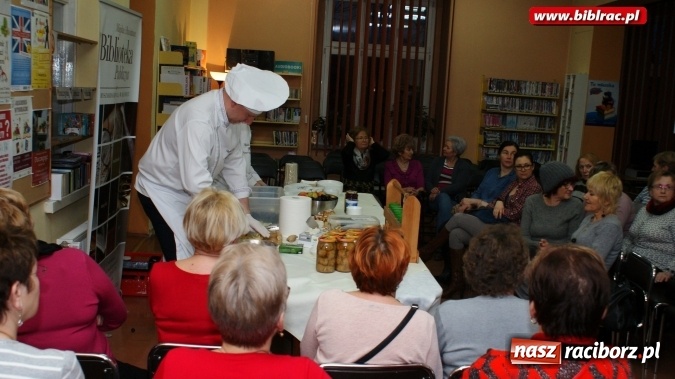 Zdjęcie w galerii na portalu naszraciborz.pl: Maszkecić i warzyć, czyli Remigiusz Rączka o śląskiej kuchni w bibliotece  wiadomości z regionu