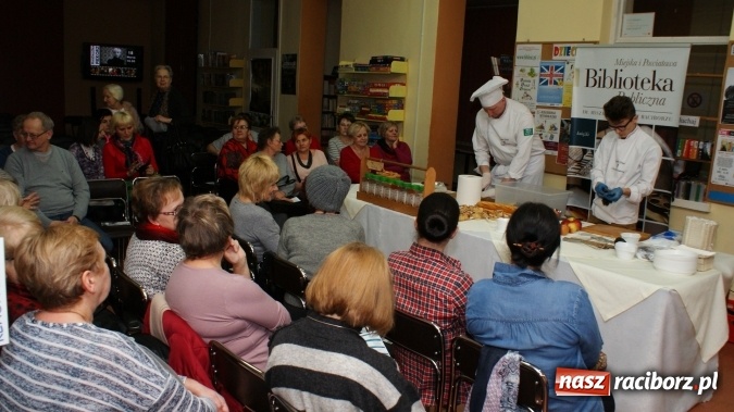 Zdjęcie w galerii na portalu naszraciborz.pl: Maszkecić i warzyć, czyli Remigiusz Rączka o śląskiej kuchni w bibliotece  wiadomości z regionu
