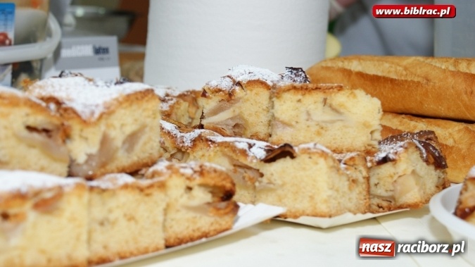 Zdjęcie w galerii na portalu naszraciborz.pl: Maszkecić i warzyć, czyli Remigiusz Rączka o śląskiej kuchni w bibliotece  wiadomości z regionu