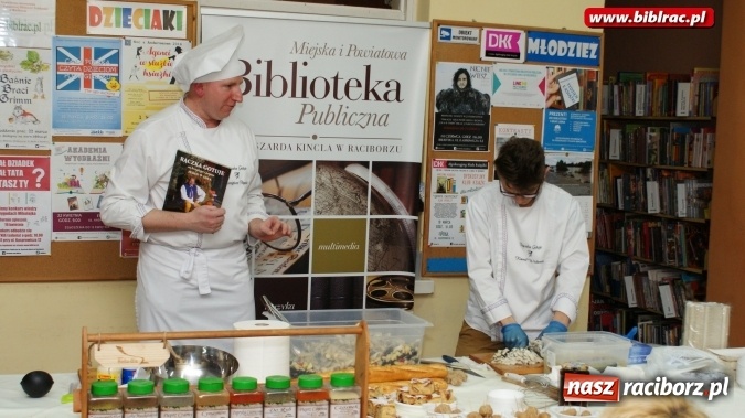 Zdjęcie w galerii na portalu naszraciborz.pl: Maszkecić i warzyć, czyli Remigiusz Rączka o śląskiej kuchni w bibliotece  wiadomości z regionu