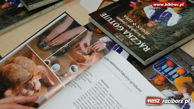 Zdjęcie w galerii na portalu naszraciborz.pl: Maszkecić i warzyć, czyli Remigiusz Rączka o śląskiej kuchni w bibliotece  wiadomości z regionu