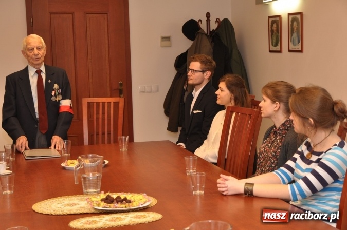 Zdjęcie w galerii na portalu naszraciborz.pl: Europoseł Bolesław Piecha gościem Collegium Castellum - Szkoły Lider&oacute;w i Kuźni Przedsiębiorczości Fundacji Ofki Raciborskiej wiadomości z regionu