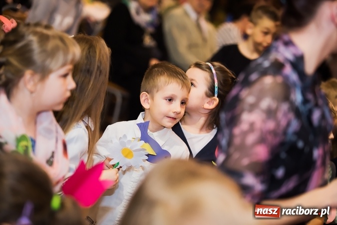 Zdjęcie w galerii na portalu naszraciborz.pl: Kiermasz wielkanocny w Krzanowicach wiadomości z regionu
