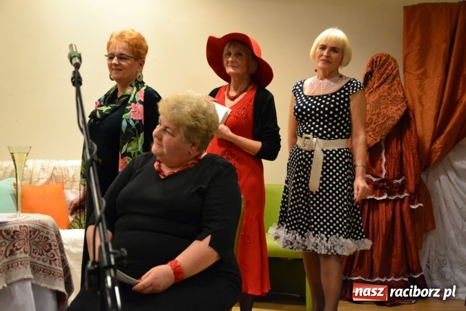 Zdjęcie w galerii na portalu naszraciborz.pl: Kobiety, kobietki, matrony, kokietki - widowisko na zamku wiadomości z regionu