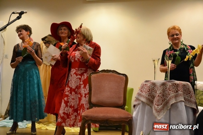 Zdjęcie w galerii na portalu naszraciborz.pl: Kobiety, kobietki, matrony, kokietki - widowisko na zamku wiadomości z regionu